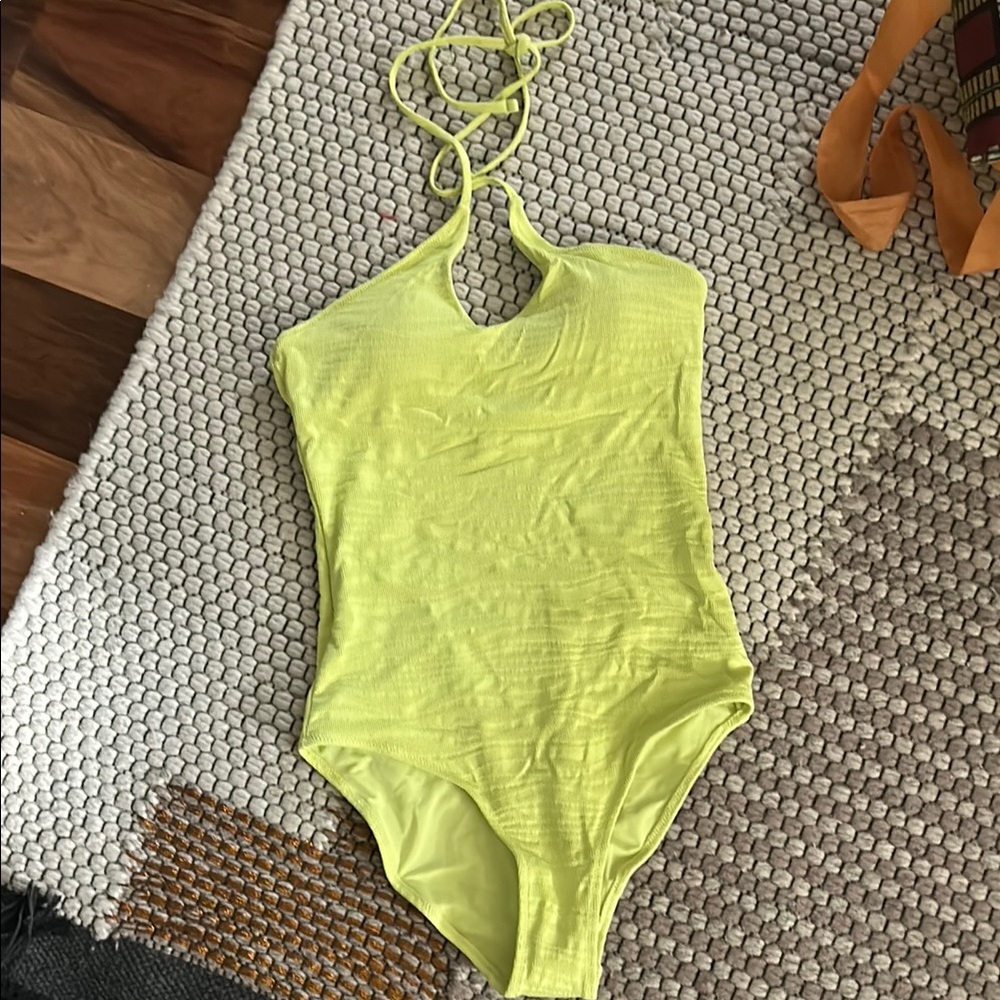 NWT Aerie Jacquard Strappy Back One Piece Swimsuit Neon Green. Size S - Picture 3 of 9